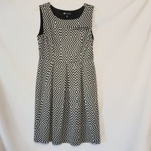 Valerie Bertinelli Geometric Knit Dress. Size 10